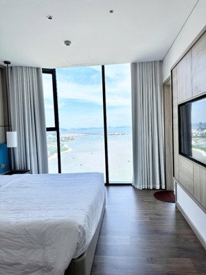 cần tiền bán gấp căn góc hoa hậu 2 phòng ngủ, khách sạn vận hành có doanh thu ổn định