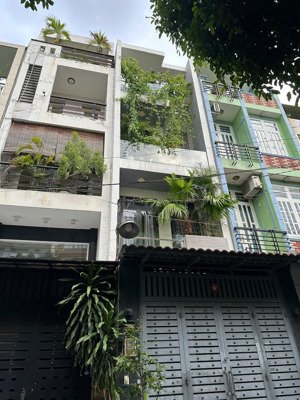 cần bán gấp nhà 4 tầng ngay chợ phạm văn hai, p. 3, tân bình. dt 4 x 8m, giá 5,5 tỷ