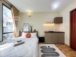 phòng cửa sổ lớn có nội thất không chung chủ ngay cầu thị nghè