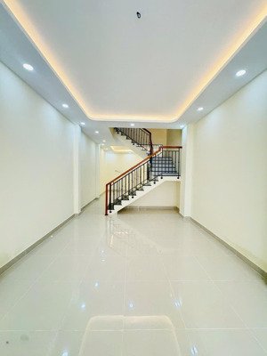 nhà mới 4 tầng, dt 72m2, hẻm xe hơi 6m thông ra hoàng hoa thám - giá tốt 11t78tr