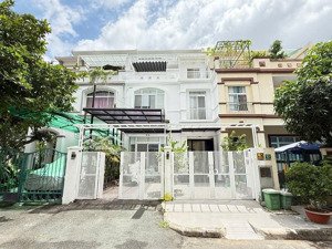 biệt thự hưng thái, phú mỹ hưng, 7x18m, bán 34.2 tỷ liên hệ: nhân