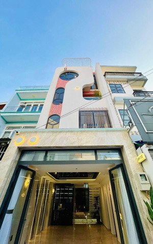 tôi bán nhà đường 7m phó đức chính-p.nguyễn thái bình-quận 1. giá 4tỷ290/81m2, thuê 32tr gần nhà ga