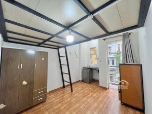 cho thuê căn hộ gác balcon full nt 25m2 thoáng mát ngay siêu thị big c đh y khoa pnt q10