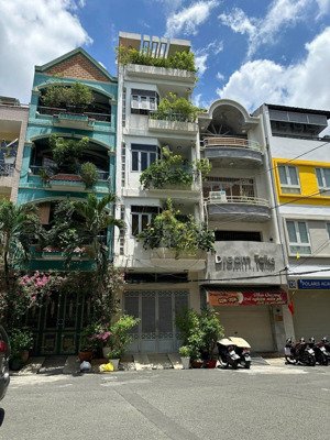 chính chủ cần tiền bán gấp nhà hxh thành thái quận 10 - dt 4,5x19m, kc: 5 tầng, chỉ 18 tỷ tl