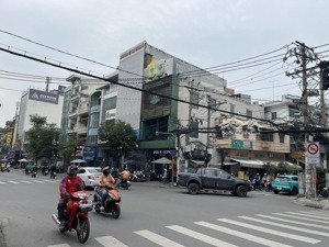 siêu hiếm góc 2 mt nguyễn gia trí ngang 10m khu kd sầm uất - giá bán gấp 69 tỷ