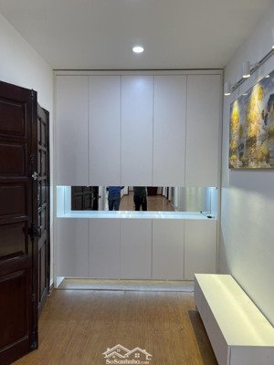 chủ nhà cần bán gấp căn hộ 3pn tòa star tower giá 10 tỷ. lh 