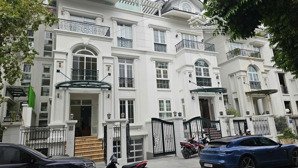 tôi chính chủ bán căn số 05 biệt thự hdi tây hồ, diện tích 135m2, mặt tiền 8,5m, xây 4 tầng +hầm