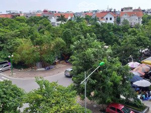 bán căn hộ chung cư 78,5m2 2pn 2vs
d1ct2 tây nam linh đàm