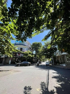 đối diện đh kinh tế, mặt tiền hàm tử, 63m2, tặng nhà 2 tầng chỉ 8.65 tỷ ngũ hành sơn.