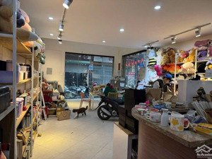 cho thuê siêu phẩm mặt phố xuân la, diện tích: 70m2x 2 tầng, mặt tiền: 8m, vị trí đẹp nhất phố