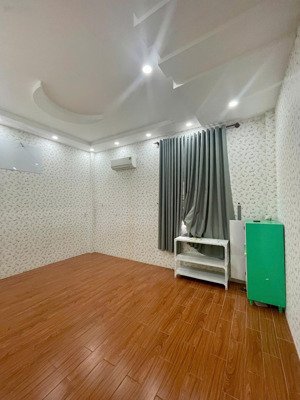 cho thuê nhà mặt tiền phạm hùng vị trí đẹp, sẵn tiện ích