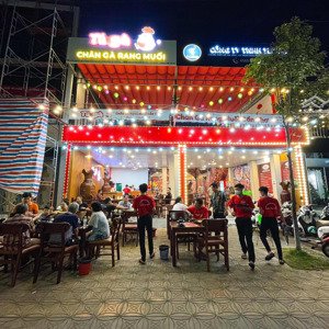 cho thuê nhà mặt tiền đường sông hậu gần sân vận động