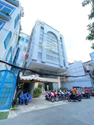 bán building tại đường phan tôn - quận 1- có sẵn hợp đồng thuê 1 tỷ 100 .