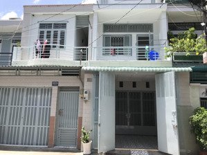 phòng mặt tiền có đầy đủ, gác, bếp, wc, máylạnh gần đh văn hiến 52/24 thoại ngọc hầu