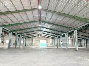 Cho thuê kho 500m2- cầu vượt Sóng Thần- Đầy đủ các dịch vụ