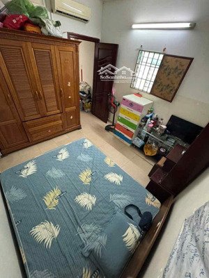 bán nhà hẻm lê thánh tôn đối diện vincom (gần biển)