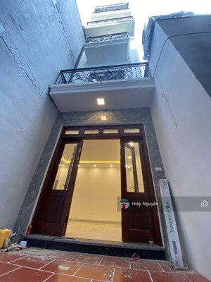 bán nhà thạch bàn 45m 5 tầng sân cổng riêng biệt, ô tô đỗ cửa, ngõ thông 6,5 tỷ