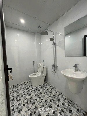 nhà đẹp 4 tầng phụng châu gần đại học tdtt ô tô vào tận nhà giá chỉ 3,x tỷ 