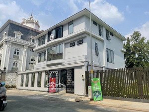 biệt thự 2 mặt tiền trước sau khan hiếm tại compound eden nguyễn văn hưởng, thảo điền