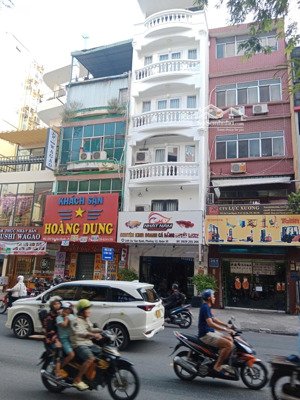 bán nhà mặt tiền sư vạn hạnh 4.5x17m cho thuê 70tr/tháng, giá bán 29 tỷ