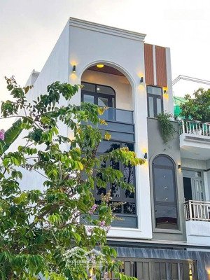 bán nhà chính chủ mặt tiền ql1a, phường 4, tp. tân an, 1 trệt 2 lầu 73m giá chỉ 2 tỷ 355tr