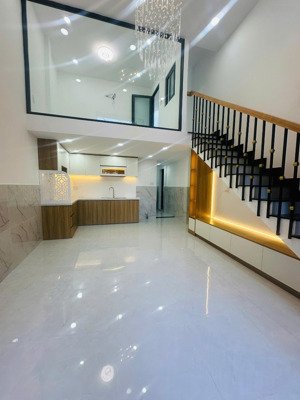 chỉ cần 2 tỷ 550 chốt ngay căn nhà hồ văn long, binh hưng hòa b, dt ngang 4.5 dài 8/ 3ty550,3pn,shr