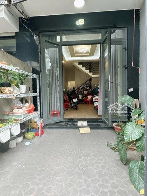 hẻm 6m nb trương công định. dt 4,1x23m 3 tấm. giá 11.2 tỷ