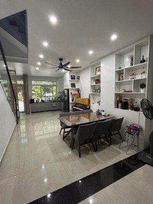 bán nhà phố mặt tiền đường kdc park riverside. 5x20- 3tầng chỉ hơn 10 tỷ - tt thủ đức