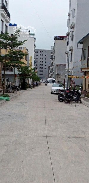 siêu phẩm mặt tiền kinh doanh. vị trí: đắc địa trung tâm thị trấn cát bà