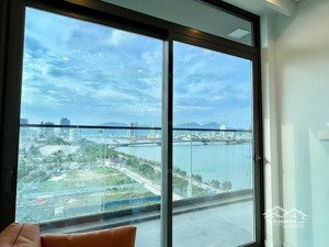 một căn hộ thanh lịch ở một vị trí hàng đầu và tầm view cực đỉnh