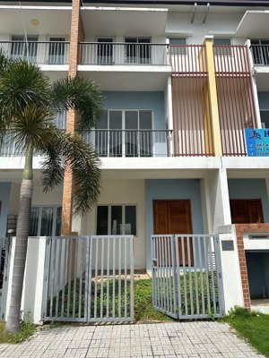 bán nhà phố suncasa hoà phú 80m2 2tỷ850tr