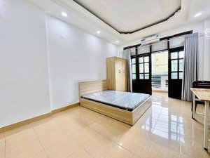 căn hộ 40m2 ban công lớn - ngay toà viettel - vòng xoay dân chủ - bến thành - chung cư hà đô