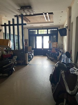 siêu mặt tiền 4 tầng giáp biển nguyễn tất thành