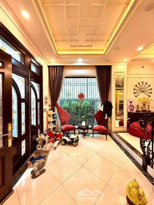 bán nhà 5 tầng thang máy, ô tô tránh, nội thất xịn, khu phân lô cán bộ, diện tích 79m2
