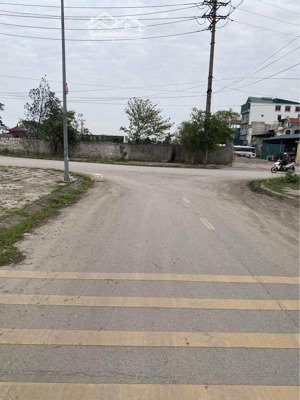 người anh sang canada định cư cần bán lô đất kđt kim sơn tp đông triều giá cắt lỗ