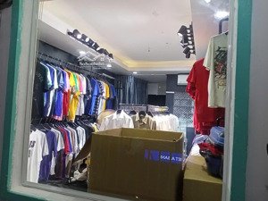 còn 1 căn hộ cho thuê trung tâm quận 4, kế bên hồ bơi bến vân đồn, đường khánh hội, 4,4tr/ tháng