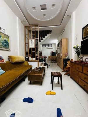 siêu hiếm - nhà phố giảng võ sát mặt phố gần 50m2 x 4 tầng chỉ nhỉnh 12 tỷ