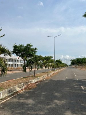 đất nền q9 sổ đỏ từng nền liền kề vin q9 - giá 28tr/m2