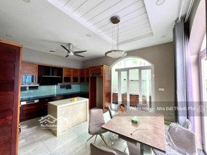 cho thuê biệt thự cityland emart garden hills có hồ bơi diện tích 6x19m1 hầm, 1 trệt, 3 lầu (4tầng)