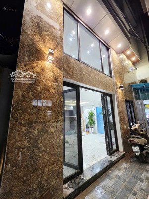 chính chủ bán gấp nhà trường chinh 41m 6 tầng mặt tiền vip, thang máy full nội thất mới chỉ 11 tỷ