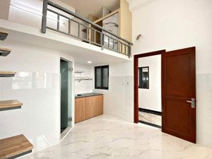 phòng mới như hình, cho sv huit & vhu cuối lê trọng tấn gác cao 1m7. giá 2 triệu 9