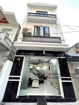 bán nhà văn cao 3 tầng độc lập ô tô đỗ cửa