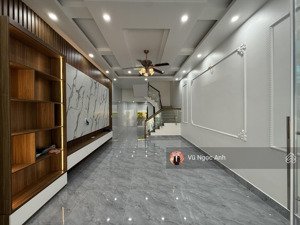 bán nhà nam trung hành 3,5 tầng sân cổng riêng 4 ngủ, 3 vệ sinh