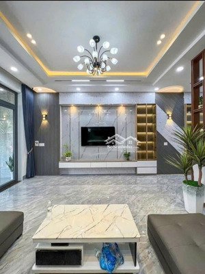 chính chủ bán gấp nhà quận 3 ngay hai bà trưng chỉ 6.3 tỷ sổ riêng công chứng trong ngày