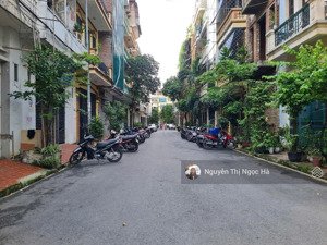 bán nhà phố hoàng quốc việt, cầu giấy, ô tô tránh, sân rộng, kd nhà hàng, dt 110m2 * mt8m giá 32 tỷ