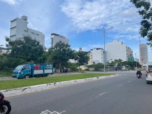 ngộp bank ! bán lô đất đường vương thừa vũ , dt 100m2 ngang 5m - cách biển 400m - giá 18tyx