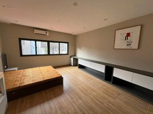 cc cần bán nhà nguyễn chí thanh-lô góc,vỉa hè,ô tô tránh kinh doanh 52 nhà 4 tầng,mặt tiền 6m