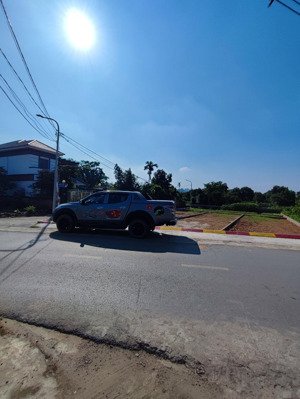 * trục chính liên xã cổ đông cũ 120m2 fun thổ cư.
mặt đường kinh doanh cách quốc lộ 21