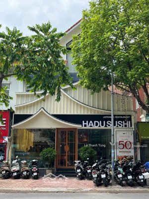 siêu phẩm - cho thuê nhà mặt phố nguyễn khuyến, dt: 160m2 x 3 tầng, mặt tiền 12m nhận diện đỉnh.