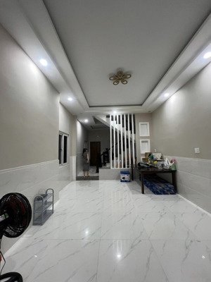 nhà 3 tầng 85m mặt tiền nguyễn thiện kế cần bán , có nguồn thu 25tr mỗi tháng